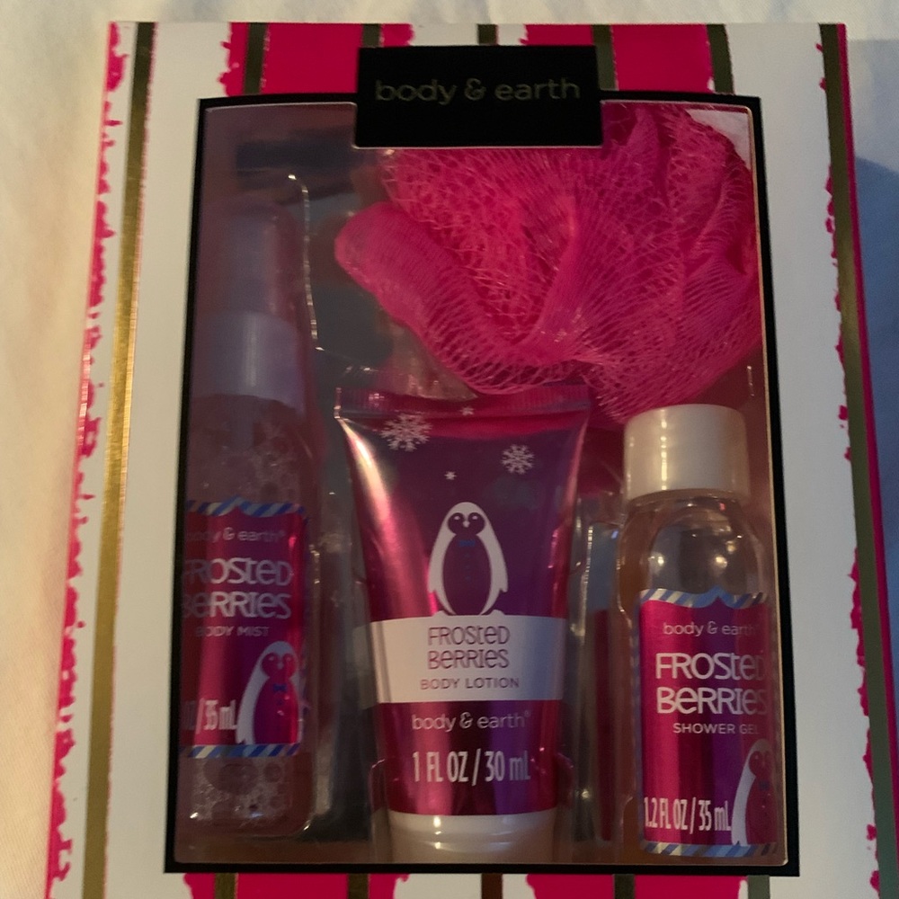 Body & earth body lotion, shower gel, body mist set.